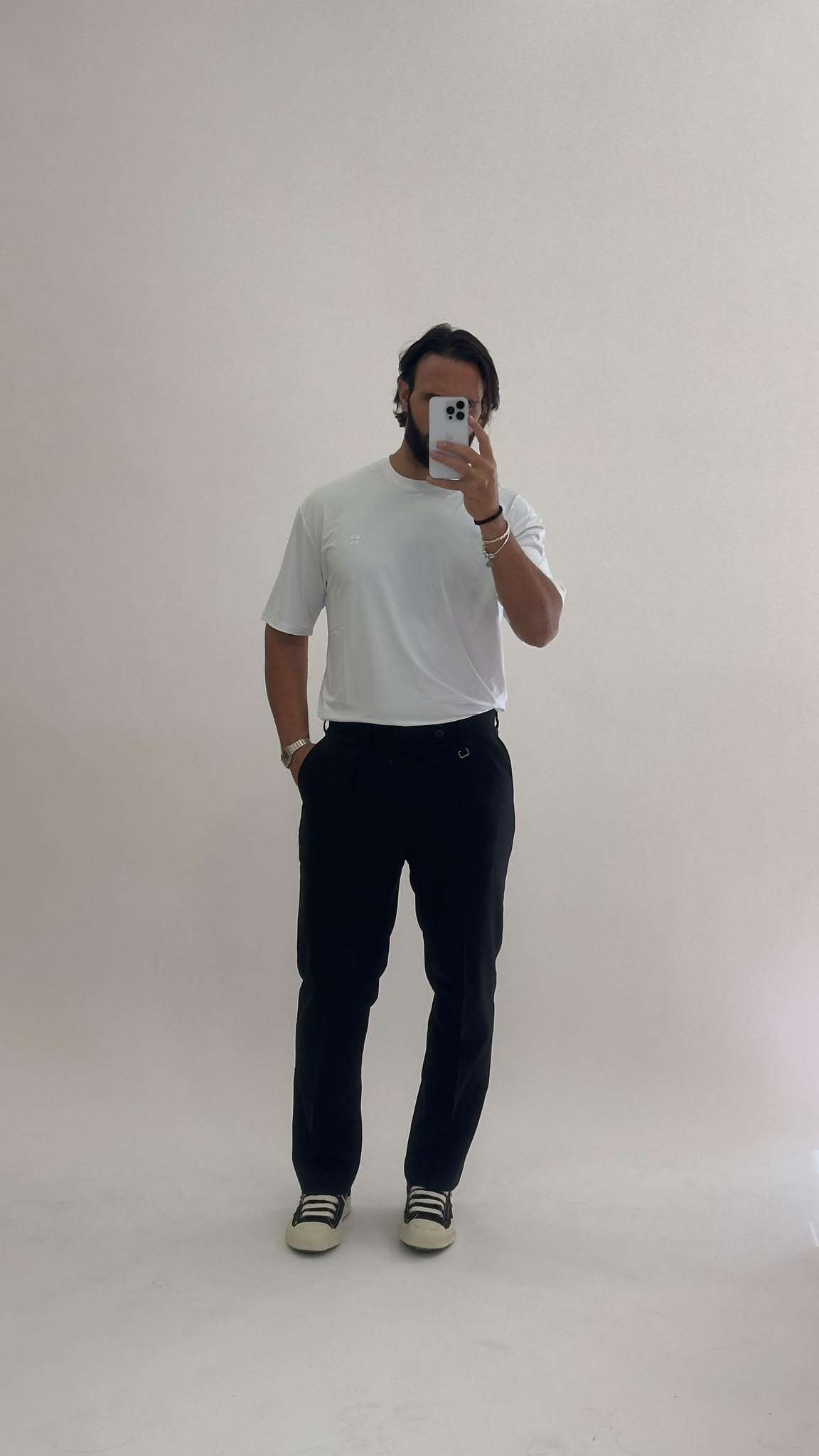 Pantalone nero slim con pinces