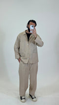 Completo overshirt e pantalone beige