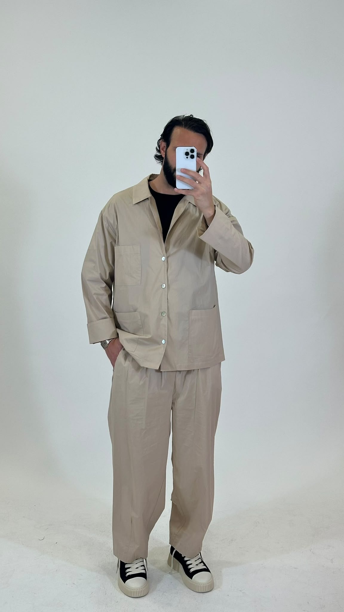 Completo overshirt e pantalone beige