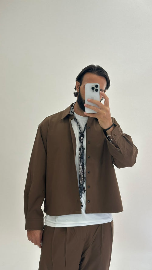 Completo camicia corta e pantalone marrone