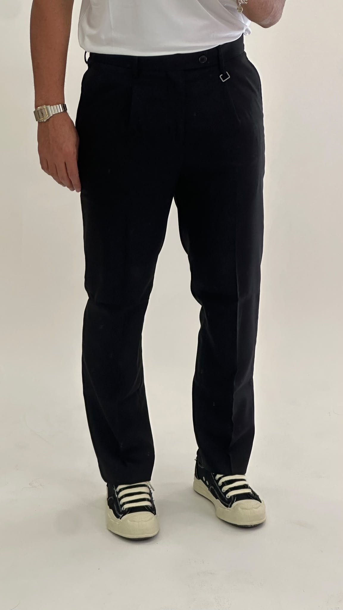 Pantalone nero slim con pinces