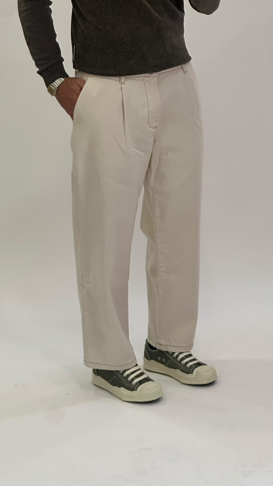 Jeans ecru con pinces