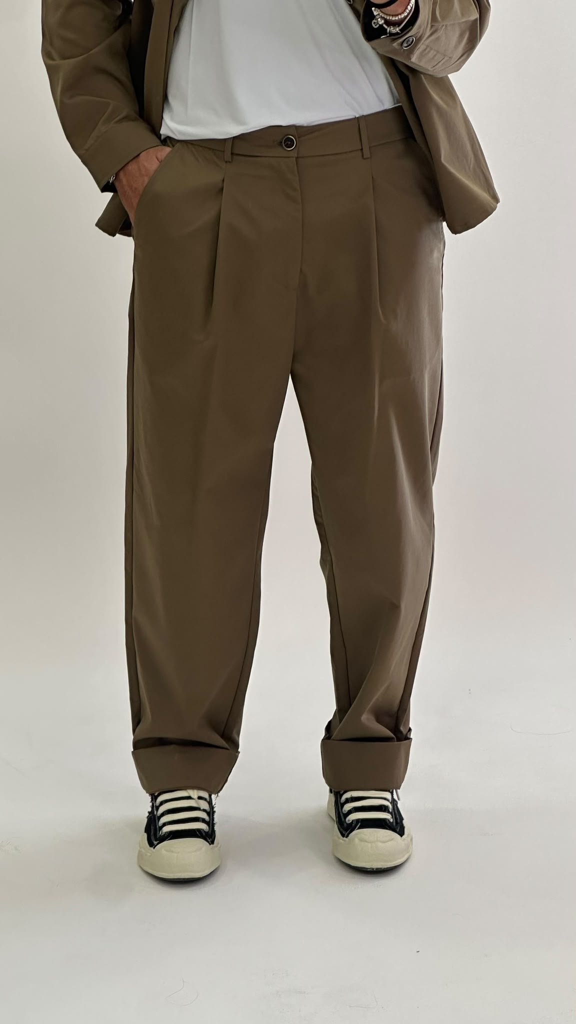 Completo giubbino e pantalone verde militare
