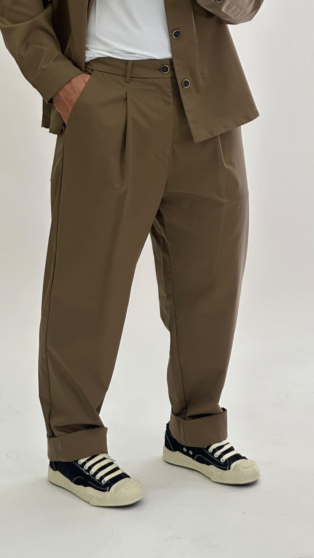 Completo giubbino e pantalone verde militare